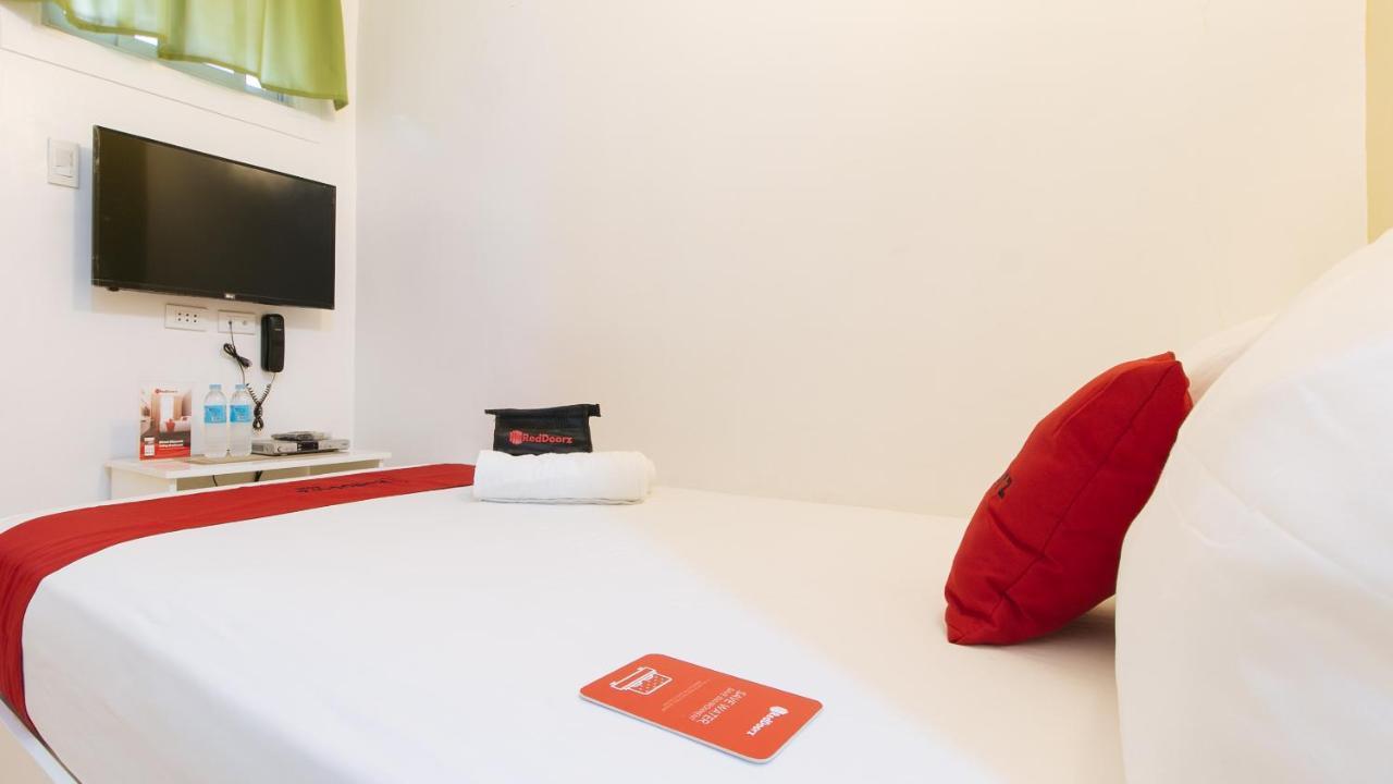 Reddoorz Plus Near Lapasan Plaza Cagayan De Oro Exteriör bild